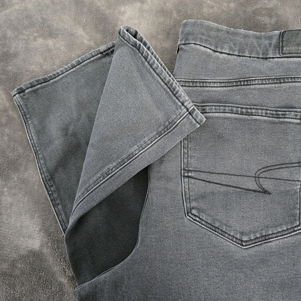 American Eagle Outfitters Woman's Charcoal Straight Fit Jeans Size 18 Short - Picture 2 of 6